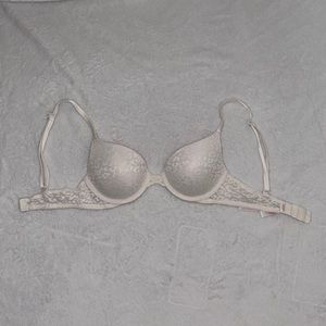 PINK Wear Everywhere t-shirt lightly lined Bra